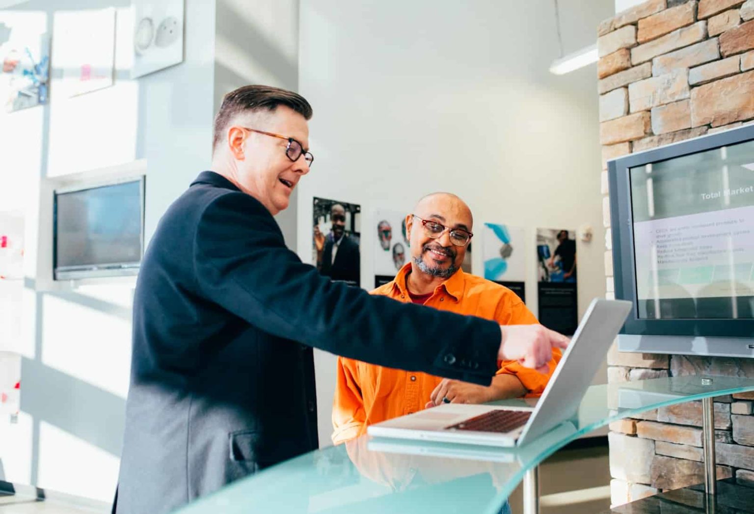 Comment mettre en place un système de parrainage en communication